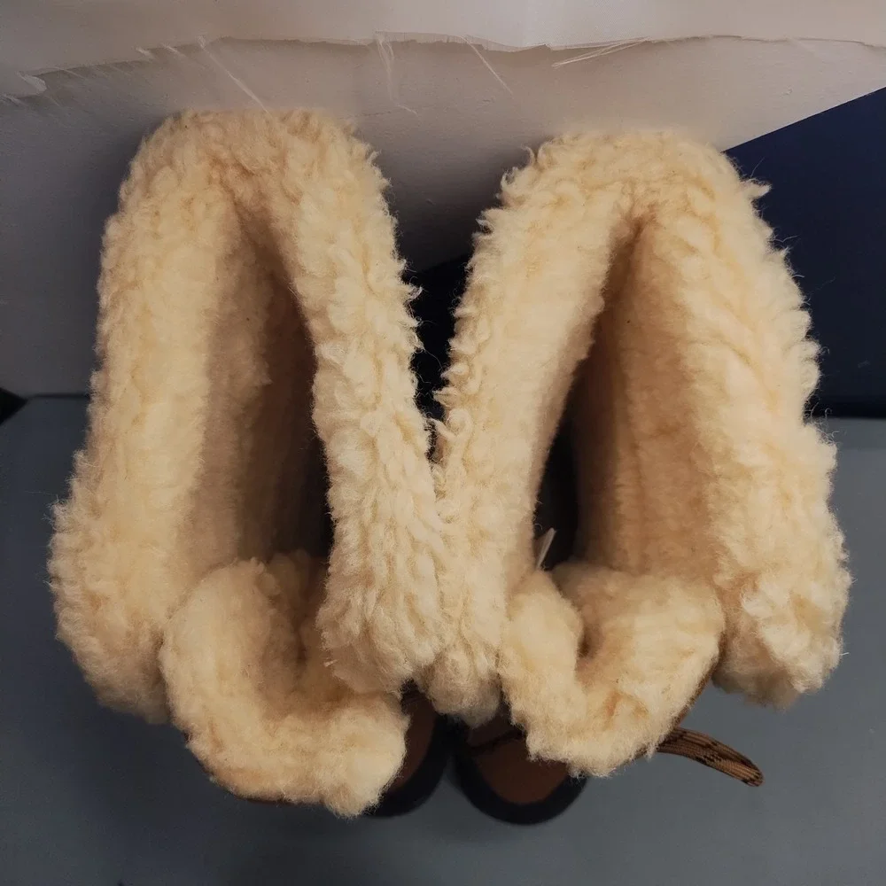 Bearpaw Isabella Winter Boots Womens Size 6 Multi Wool Blend Lined Quilted EUC